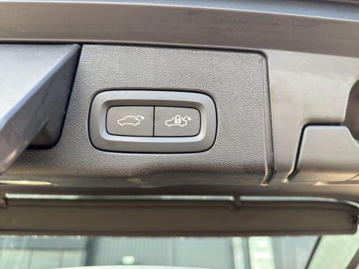 Volvo  XC60 T6 Plug-in hybrid AWD Ultimate Bright | Achterbank verwarmd | Achteruitrijcamera | Apple Carplay/... ActivLease financial lease