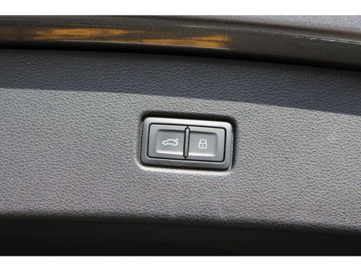 Audi Q5 Sportback 55 TFSI e S edition SOh 92,9% S-LINE LEER NAVI HUD TREKHAAK 90000KM!!! ActivLease financial lease