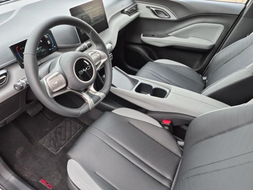 BYD DOLPHIN SURF Boost 43 kWh | &euro;2000 Voordeel | 320 KM WLTP | Achteruitrijcamera | Adaptive cruise control | Elek... ActivLease financial lease