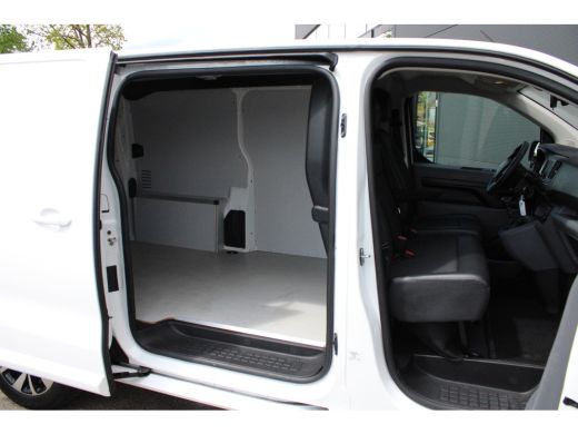 Citroën Jumpy 2.0 BlueHDI 120 M Driver | Navigatie | Camera | 3-Zits | Climate control | Lichtmetaal | Trekhaak... ActivLease financial lease