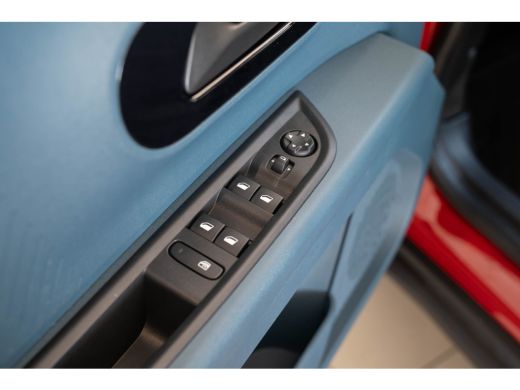 Fiat Grande Panda RED 11kW 44 kWh | SOH 100% | Tot 8 Jaar Garantie | 3-Fase | Apple Carplay & Android Auto | Parkee... ActivLease financial lease