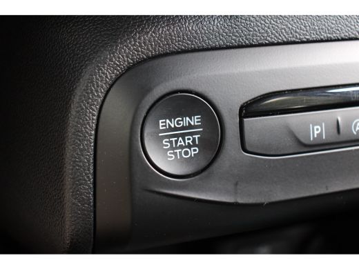Ford Focus 1.0EB Hybrid ST Line | NL-AUTO! | 1E EIGENAAR! | WINTERPACK | CRUISE | PARK SENS V+A | LANE ASSIS... ActivLease financial lease