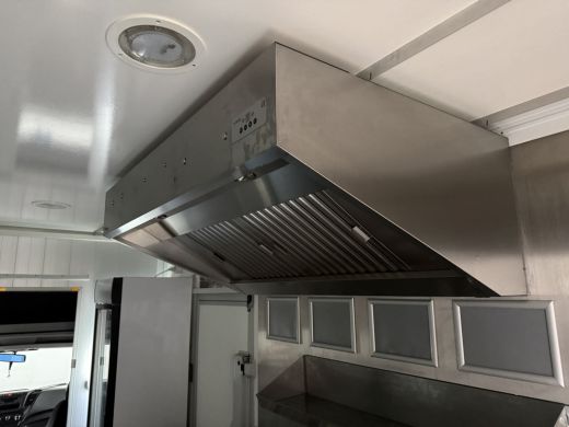Iveco Daily 35S14 2.3 410 | Foodtruck | Verkoopwagen | Patatkraam | Eventtruck | Snackwagen | Viskraam | Zijd... ActivLease financial lease