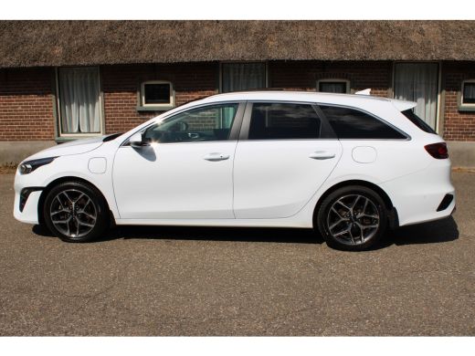 Kia Ceed Sportswagon 1.6 GDI PHEV PREMIUM NW TYPE PANO LEER LED NAVI 69000KM!!! ActivLease financial lease