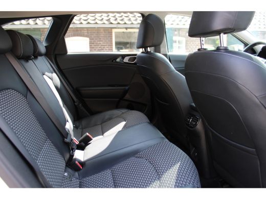Kia Ceed Sportswagon 1.6 GDI PHEV PREMIUM NW TYPE PANO LEER LED NAVI 69000KM!!! ActivLease financial lease