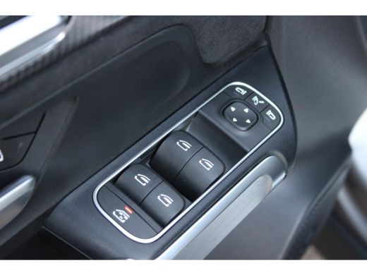 Mercedes-Benz EQB 300 4MATIC AMG Line 67 kWh SOh 97.5% PANO SFEER ILS 360CAMERA 54000KM!!! ActivLease financial lease