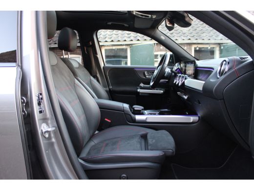 Mercedes-Benz EQB 300 4MATIC AMG Line 67 kWh SOh 97.5% PANO SFEER ILS 360CAMERA 54000KM!!! ActivLease financial lease