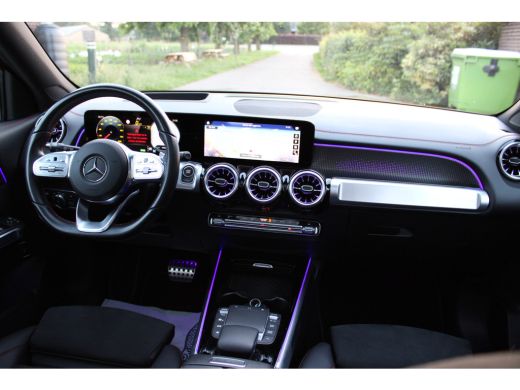 Mercedes-Benz EQB 300 4MATIC AMG Line 67 kWh SOh 97.5% PANO SFEER ILS 360CAMERA 54000KM!!! ActivLease financial lease