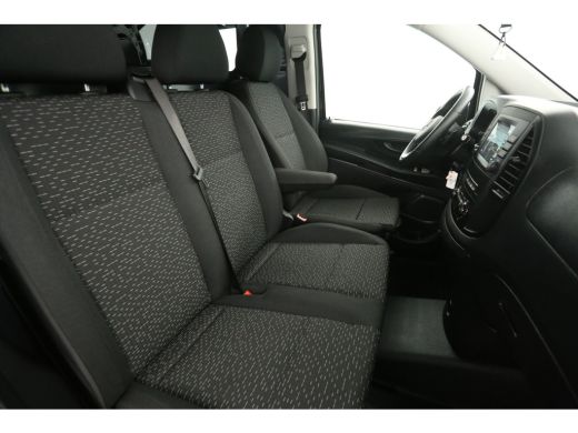 Mercedes-Benz eVito Lang 66 kWh | Snelladen | SOH 97% | Airco | Cruise | Camera | Carplay | 3 Zits | Navi | Parkeersens. ActivLease financial lease