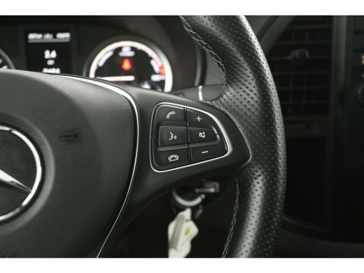 Mercedes-Benz eVito Lang 66 kWh | Snelladen | SOH 97% | Airco | Cruise | Camera | Carplay | 3 Zits | Navi | Parkeersens. ActivLease financial lease