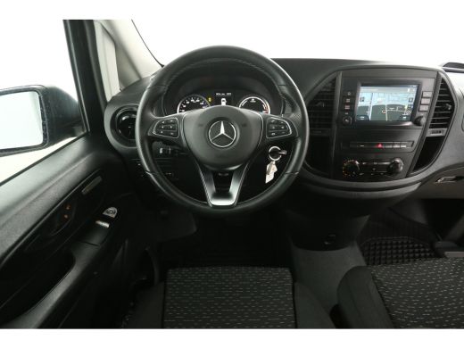 Mercedes-Benz eVito Lang 66 kWh | Snelladen | SOH 97% | Airco | Cruise | Camera | Carplay | 3 Zits | Navi | Parkeersens. ActivLease financial lease