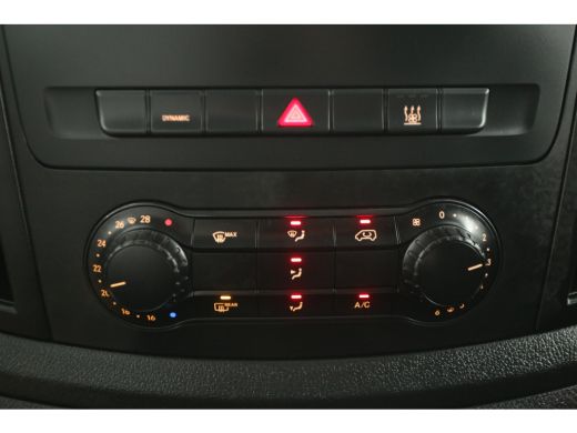 Mercedes-Benz eVito Lang 66 kWh | Snelladen | SOH 97% | Airco | Cruise | Camera | Carplay | 3 Zits | Navi | Parkeersens. ActivLease financial lease