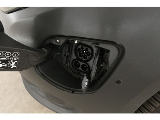 Mercedes-Benz eVito Lang 66 kWh | Snelladen | SOH 97% | Airco | Cruise | Camera | Carplay | 3 Zits | Navi | Parkeersens. ActivLease financial lease