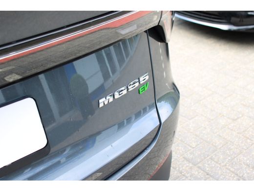 MG MGS5 EV Luxury 64 kWh | 360&deg; CAMERA | STOEL + STUURVERWARMING | ADAPTIVE CRUISE | DODE HOEK | PARK SENS V... ActivLease financial lease