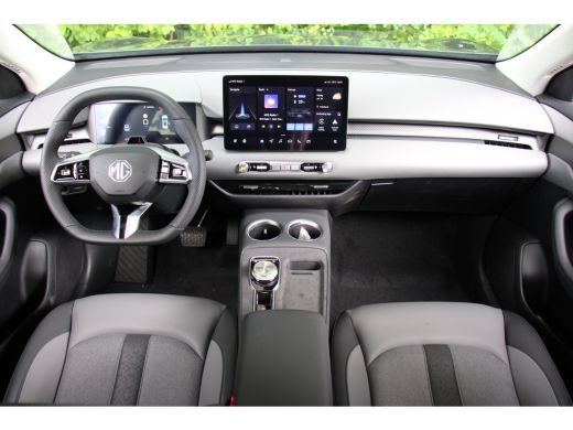 MG MGS5 EV Luxury 64 kWh | 360&deg; CAMERA | STOEL + STUURVERWARMING | ADAPTIVE CRUISE | DODE HOEK | PARK SENS V... ActivLease financial lease
