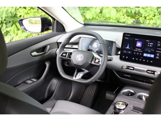 MG MGS5 EV Luxury 64 kWh | 360&deg; CAMERA | STOEL + STUURVERWARMING | ADAPTIVE CRUISE | DODE HOEK | PARK SENS V... ActivLease financial lease