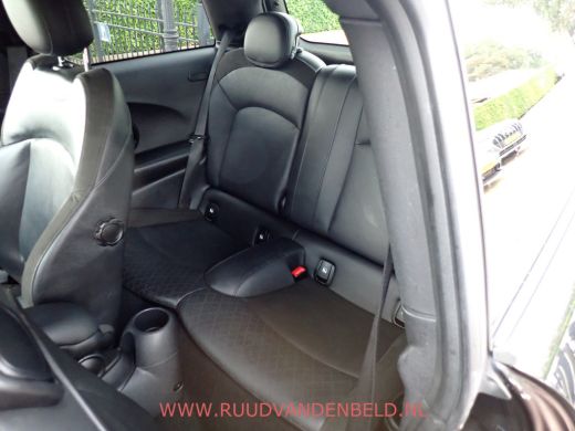 Mini Cooper 1.5 Cooper FACELIFT KEYLESS / HEAD-UP / SPORTLEER ActivLease financial lease