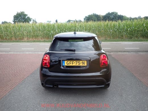 Mini Cooper 1.5 Cooper FACELIFT KEYLESS / HEAD-UP / SPORTLEER ActivLease financial lease