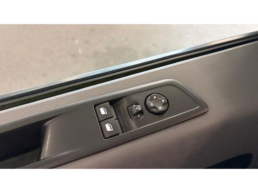 Opel Vivaro-e 50KWH 136PK L1H1 INNOVATION SOH 92,88% / NAVI / AIRCO / LED / PDC / 17" LMV /  DUBBELE SCHUIFDEUR... ActivLease financial lease
