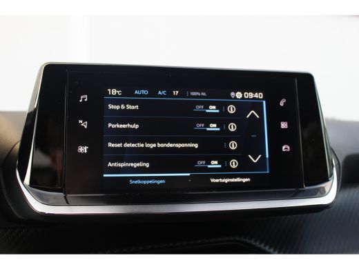 Peugeot 2008 1.2 Allure | Camera | Cruise | Carplay | Climate | DAB | LED | PDC A | Camera | Cruise | Carplay ... ActivLease financial lease