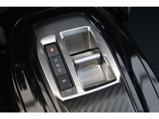 Peugeot 2008 1.2 Allure | Camera | Cruise | Carplay | Climate | DAB | LED | PDC A | Camera | Cruise | Carplay ... ActivLease financial lease