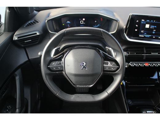 Peugeot 2008 1.2 Allure | Camera | Cruise | Carplay | Climate | DAB | LED | PDC A | Camera | Cruise | Carplay ... ActivLease financial lease