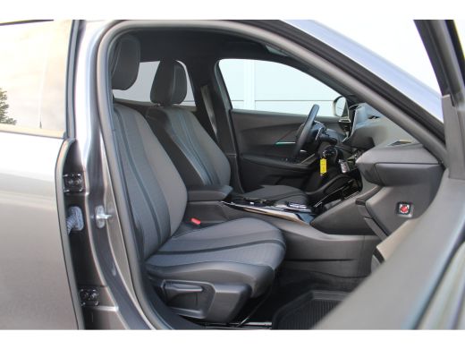 Peugeot 2008 1.2 Allure | Camera | Cruise | Carplay | Climate | DAB | LED | PDC A | Camera | Cruise | Carplay ... ActivLease financial lease