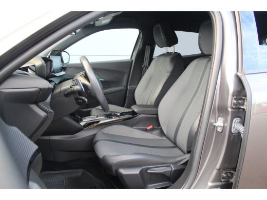 Peugeot 2008 1.2 Allure | Camera | Cruise | Carplay | Climate | DAB | LED | PDC A | Camera | Cruise | Carplay ... ActivLease financial lease
