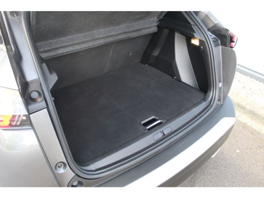 Peugeot 2008 1.2 Allure | Camera | Cruise | Carplay | Climate | DAB | LED | PDC A | Camera | Cruise | Carplay ... ActivLease financial lease