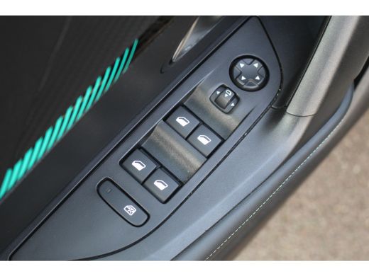 Peugeot 2008 1.2 Allure | Camera | Cruise | Carplay | Climate | DAB | LED | PDC A | Camera | Cruise | Carplay ... ActivLease financial lease