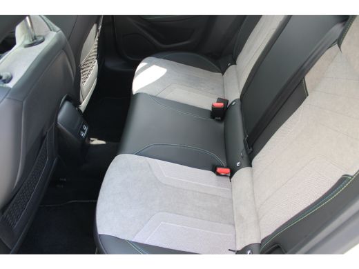 Peugeot 208 1.2 PureTech GT Pack | Navigatie | Camera | Panoramadak | Stoelverwarming | Full LED | Alcantara ... ActivLease financial lease