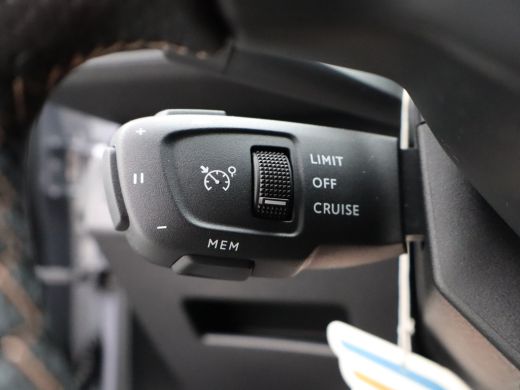 Peugeot 3008 1.2 PureTech GT Black Pack | Camera | Cruise Control Adaptief | Apple Carplay/Android Auto | Dode... ActivLease financial lease