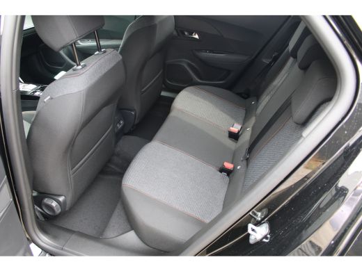 Peugeot e-2008 Business Apple Carplay/Android Auto | Cruise Control | Climate Control | Camera ActivLease financial lease