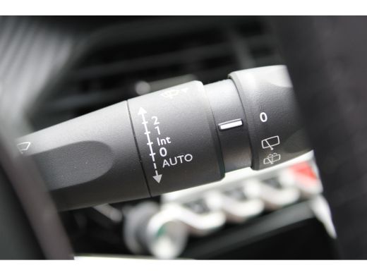 Peugeot e-2008 Business Apple Carplay/Android Auto | Cruise Control | Climate Control | Camera ActivLease financial lease