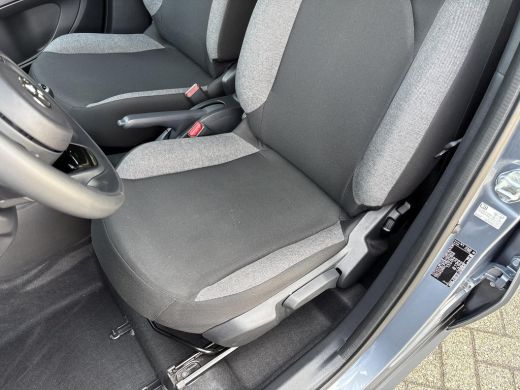 Toyota Aygo 1.0 VVT-i MT Play | Airco | Achteruitrij camera | Carplay/Android auto | ActivLease financial lease