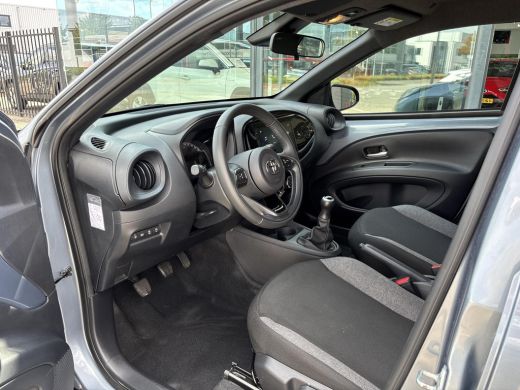 Toyota Aygo 1.0 VVT-i MT Play | Airco | Achteruitrij camera | Carplay/Android auto | ActivLease financial lease