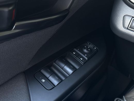 Toyota C-HR 1.8 Hybrid 140 Dynamic | Apple CarPlay | Blindspot | Parkeersens. | Rijklaar incl. garantie | ActivLease financial lease
