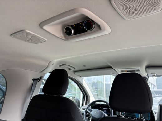 Volkswagen e-Transporter L1 Life 64 kWh 136 Pk | 9 Persoons | Achteruitrijcamera | Warmtepomp | Prijs is INCL BTW & BPM Ca... ActivLease financial lease