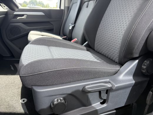 Volkswagen e-Transporter L1 Life 64 kWh 136 Pk | 9 Persoons | Achteruitrijcamera | Warmtepomp | Prijs is INCL BTW & BPM Ca... ActivLease financial lease