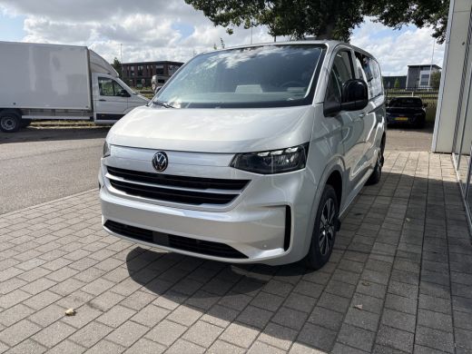 Volkswagen e-Transporter L1 Life 64 kWh 136 Pk | 9 Persoons | Achteruitrijcamera | Warmtepomp | Prijs is INCL BTW & BPM Ca... ActivLease financial lease