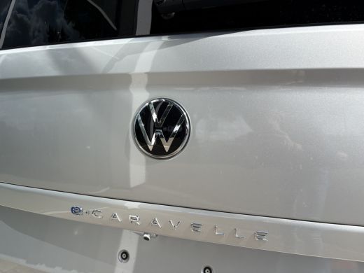 Volkswagen e-Transporter L1 Life 64 kWh 136 Pk | 9 Persoons | Achteruitrijcamera | Warmtepomp | Prijs is INCL BTW & BPM Ca... ActivLease financial lease