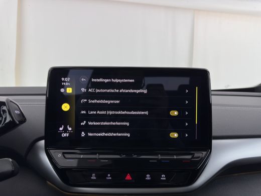 Volkswagen ID.5 Pro Business 77 kWh [3-Fase-11kW] {SoH-93%} (INCL-BTW) *HEATPUMP | LEATHER-ALCANTARA | FULL-LED |... ActivLease financial lease