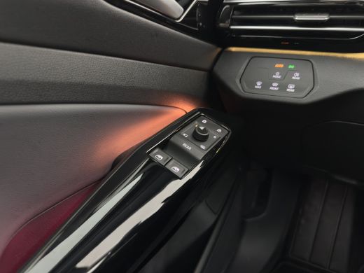 Volkswagen ID.5 Pro Business 77 kWh [3-Fase-11kW] {SoH-93%} (INCL-BTW) *HEATPUMP | LEATHER-ALCANTARA | FULL-LED |... ActivLease financial lease
