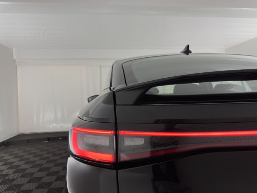 Volkswagen ID.5 Pro Business 77 kWh [3-Fase-11kW] {SoH-93%} (INCL-BTW) *HEATPUMP | LEATHER-ALCANTARA | FULL-LED |... ActivLease financial lease