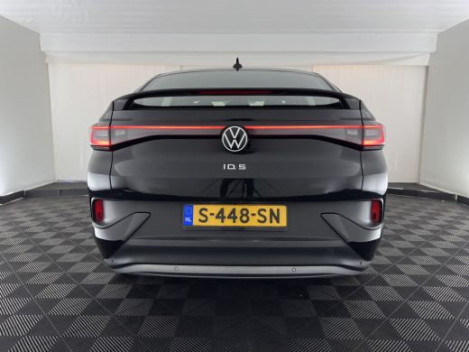 Volkswagen ID.5 Pro Business 77 kWh [3-Fase-11kW] {SoH-93%} (INCL-BTW) *HEATPUMP | LEATHER-ALCANTARA | FULL-LED |... ActivLease financial lease
