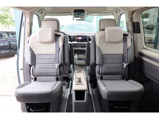 Volkswagen Multivan eHybrid 4MOTION L2 | Bulli | Leder | Glazen Dak | Vis-a-Vis | Houtlook Vloer | 4-Seizoenen Banden ActivLease financial lease