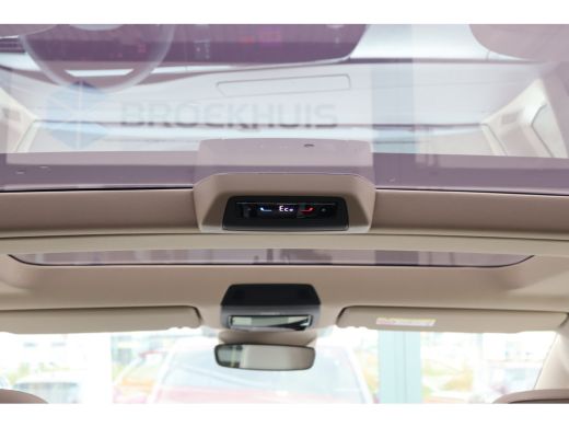 Volkswagen Multivan eHybrid 4MOTION L2 | Bulli | Leder | Glazen Dak | Vis-a-Vis | Houtlook Vloer | 4-Seizoenen Banden ActivLease financial lease