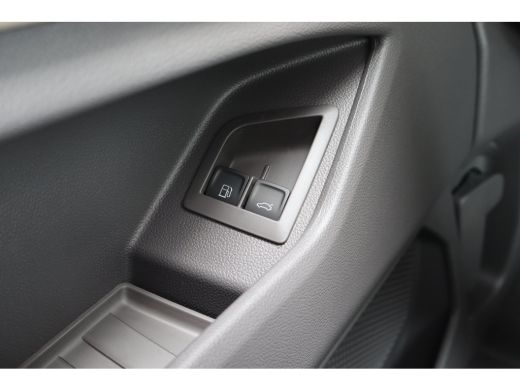 Volkswagen Multivan eHybrid 4MOTION L2 | Bulli | Leder | Glazen Dak | Vis-a-Vis | Houtlook Vloer | 4-Seizoenen Banden ActivLease financial lease