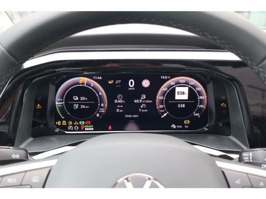 Volkswagen Multivan eHybrid 4MOTION L2 | Bulli | Leder | Glazen Dak | Vis-a-Vis | Houtlook Vloer | 4-Seizoenen Banden ActivLease financial lease