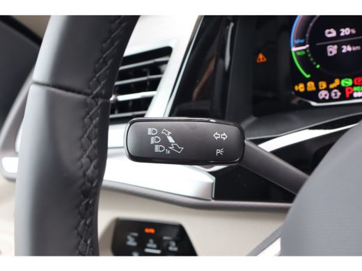 Volkswagen Multivan eHybrid 4MOTION L2 | Bulli | Leder | Glazen Dak | Vis-a-Vis | Houtlook Vloer | 4-Seizoenen Banden ActivLease financial lease